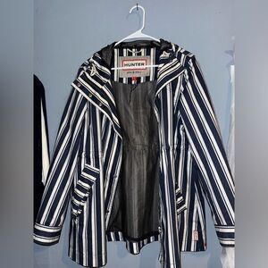 Hunter Original Striped Waterproof Rain Jacket – Navy/White – Size M, NWT